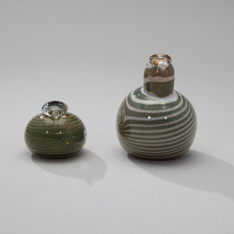 FIGURINER, 2 st, glas, en signerad O.Toikka Nuutajärvi.