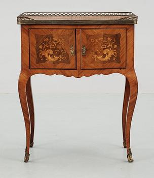 SKÅP, Louis XVI stil, 1900-tal.