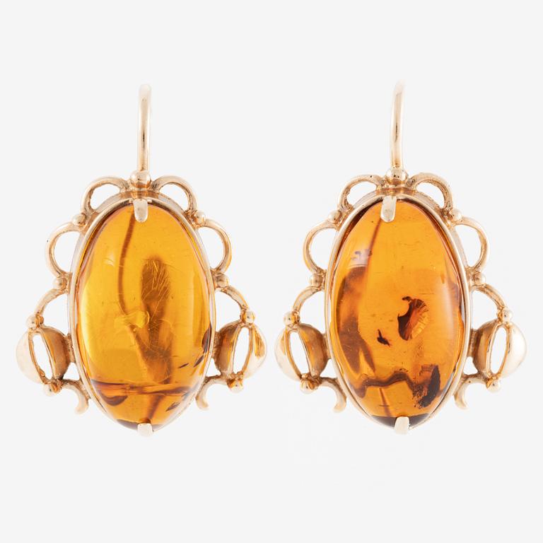 Earrings 14K gold with amber.