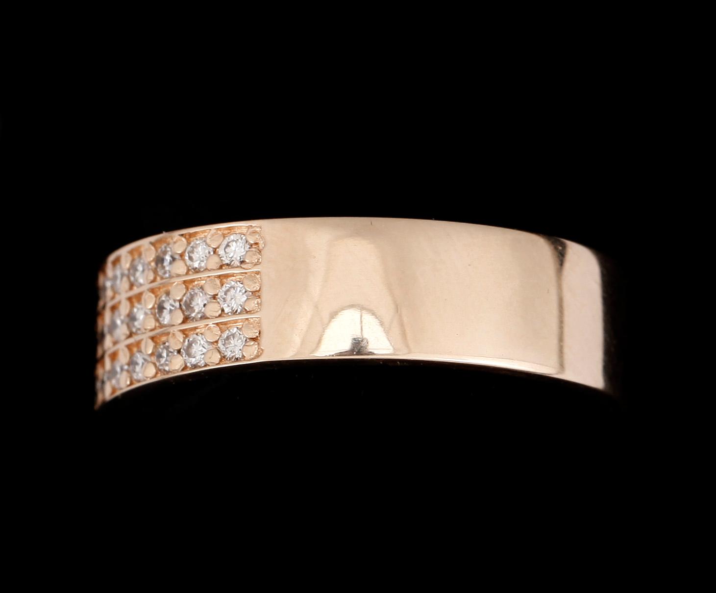 RING, 14k guld med 39 diamanter tot 0,40ct. Vikt ca 4,26 gram.