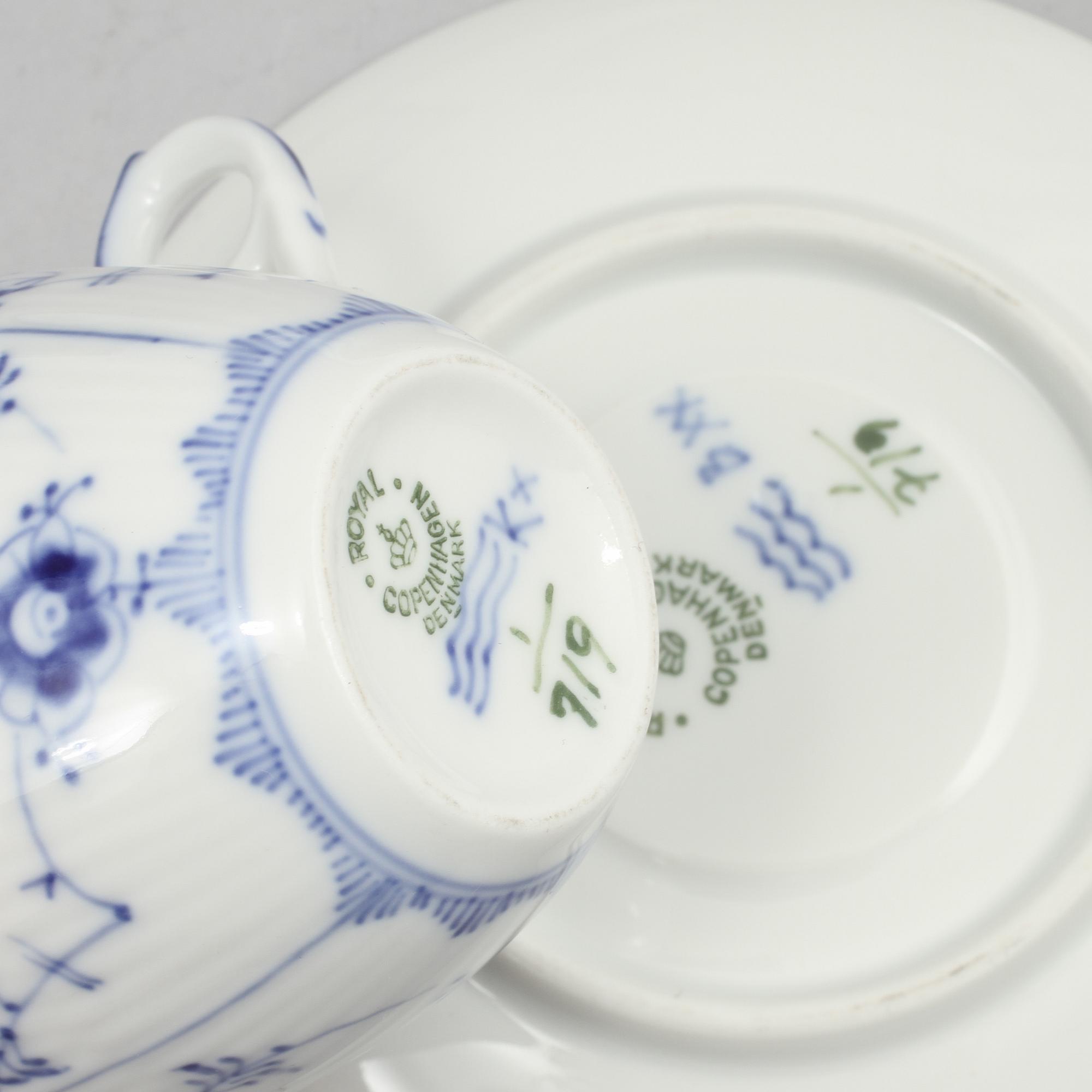 KAFFESERVIS, 17 delar, porslin, "Musselmalet", Royal Copenhagen, 1900-talets andra hälft.
