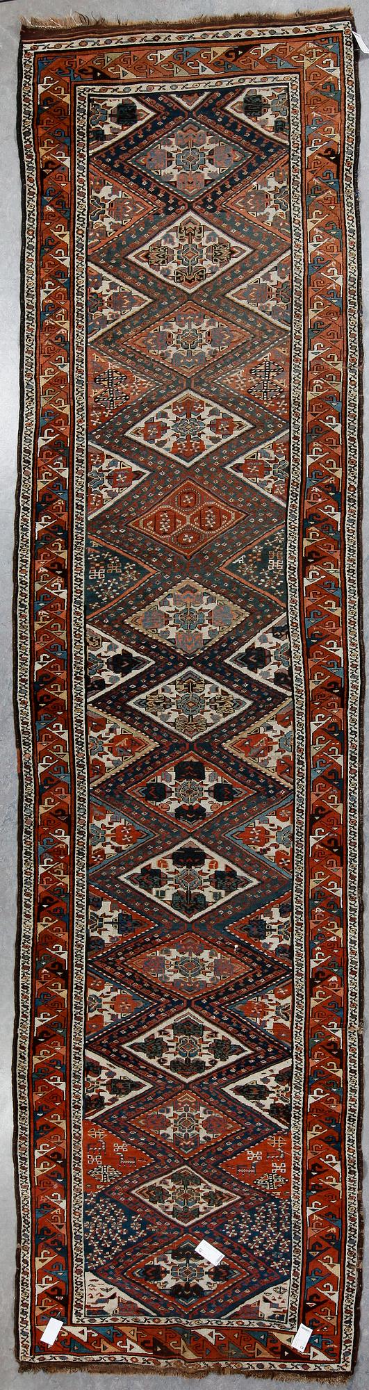 MATTA, semiantik sannolikt Shirvan. Ca 467 x 111.