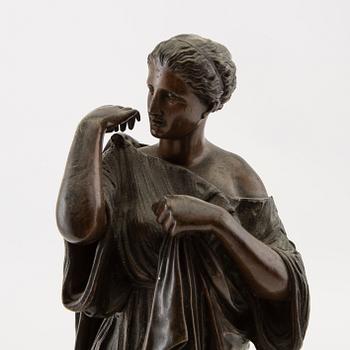 Dekorativ skulptur  Antikiserande kvinna, 1900-talets början.