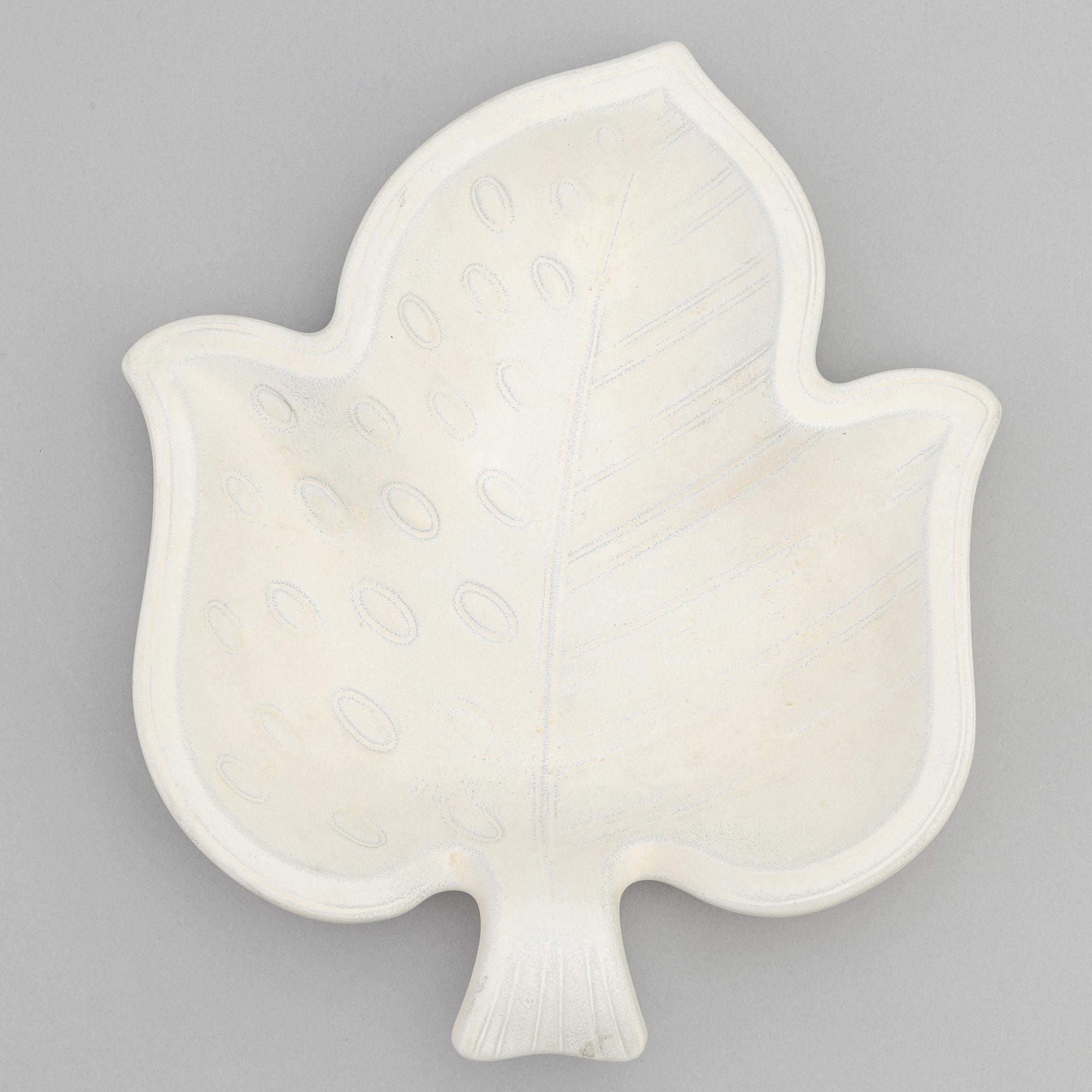 Gunnar Nylund, a stoneware dish, Rörstrand.