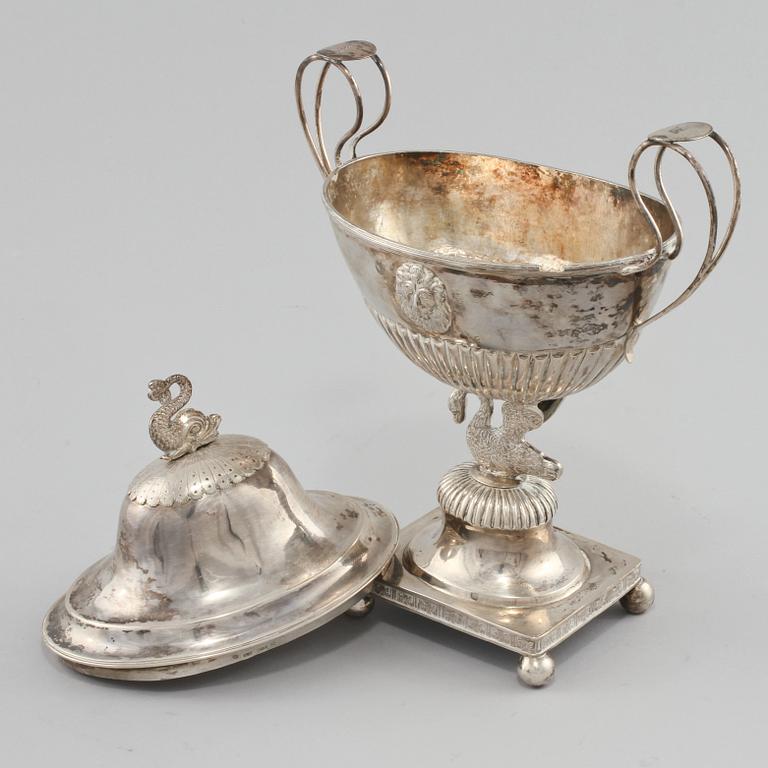 SOCKERSKÅL, silver, troligen Jacob Richard Borg, Empire,  Sverige, 1828. Vikt 595 g.