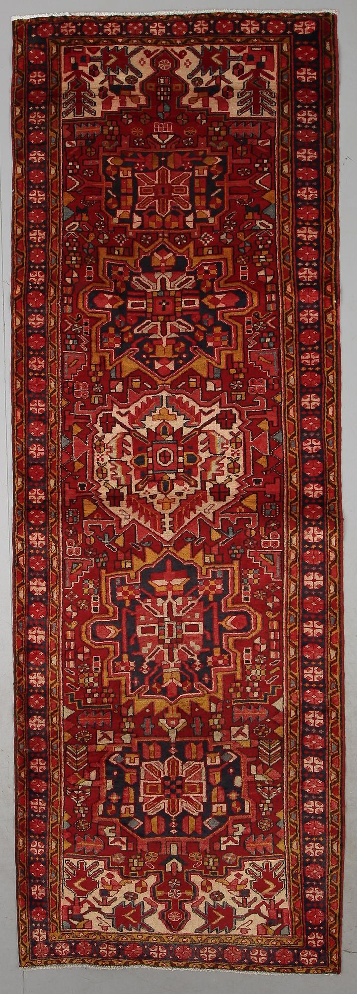 MATTA, galleri, 330 x 110 cm.