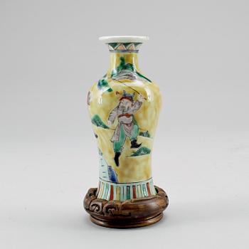 URNA, porslin, Kina 1800/1900-tal.