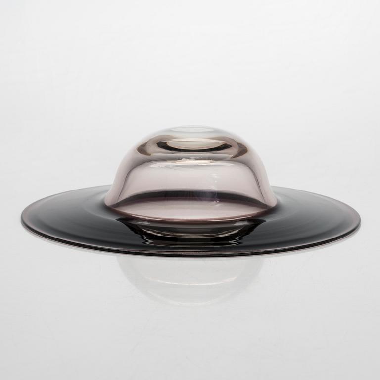 Timo Sarpaneva, skål, "Kardinalens hatt 3810", signerad Timo Sarpaneva 3810.