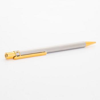 Cartier, a 'Stylo Bille Santos Avec Agrafe' 
ballpoint pen.