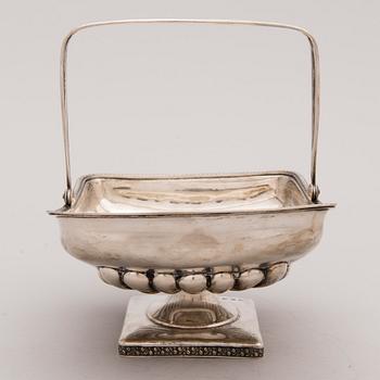 BRÖDKORG, silver, Balticum, 1800-talets första hälft.