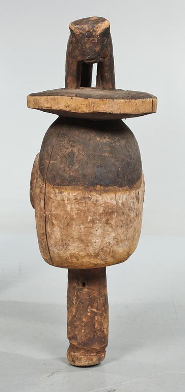 SKULPTUR, skuret trä, troligen Igbo, Nigeria, 1900-tal.