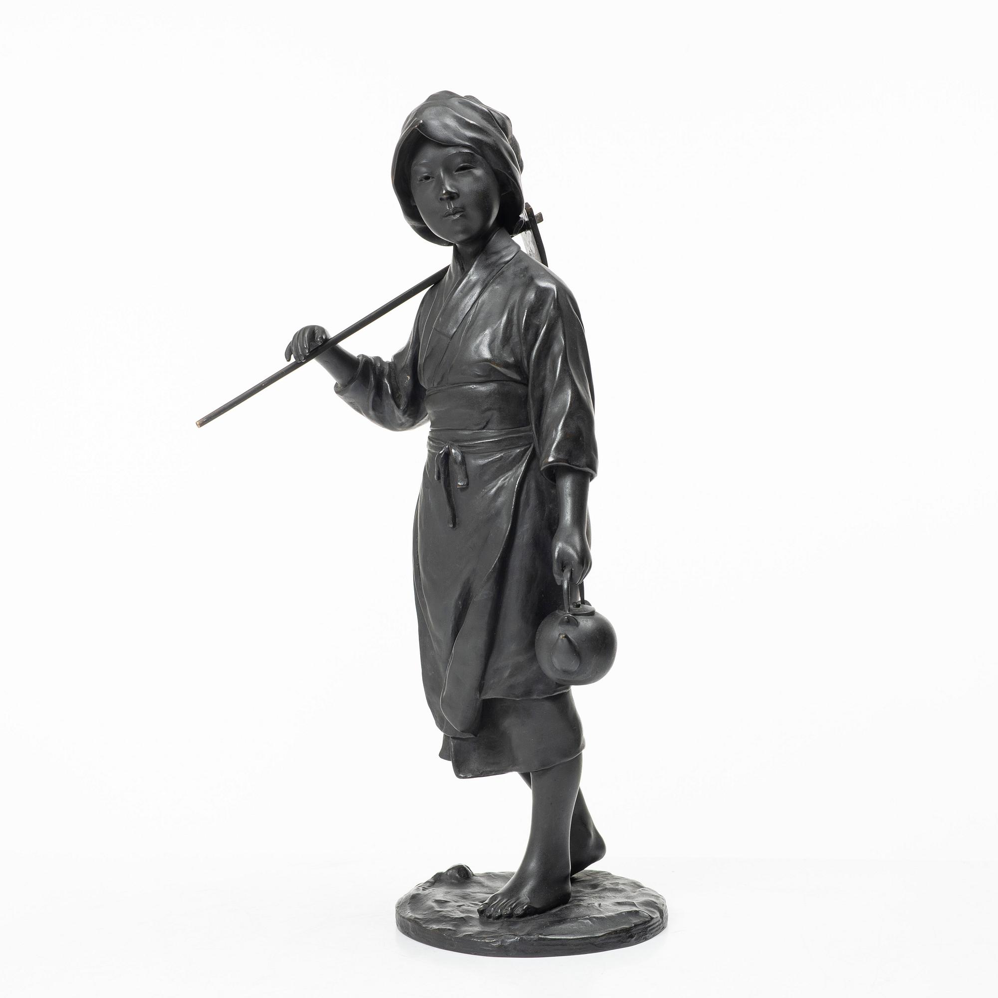 A large Japanese bronze okimono, early 1900s.