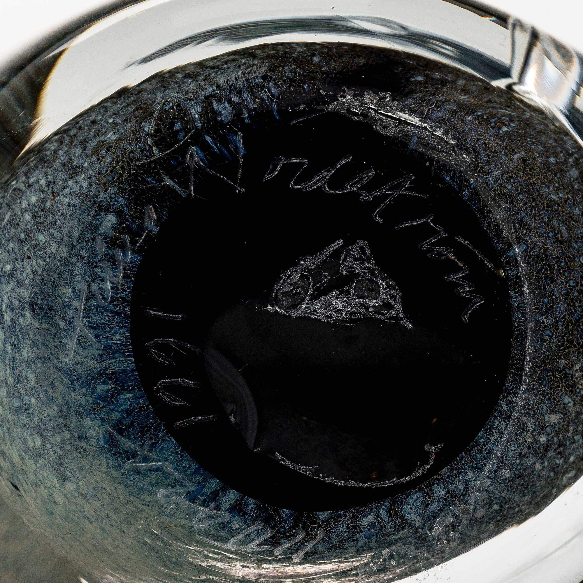 Tiina Nordström, konstglas, 2 st, signerade Tiina Nordström, Iittala 1991.
