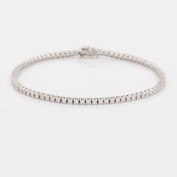 Tennisarmband med briljantslipade diamanter, med HRD certifikat.