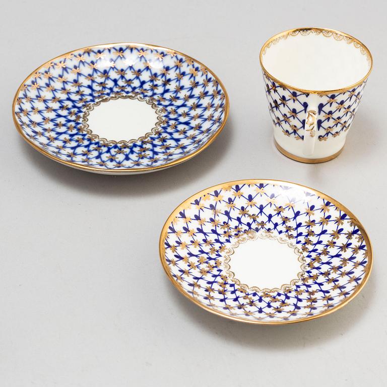 A 10-piece porcelaine 'Cobalt Net' service, Lomonosov, late 20th Century.