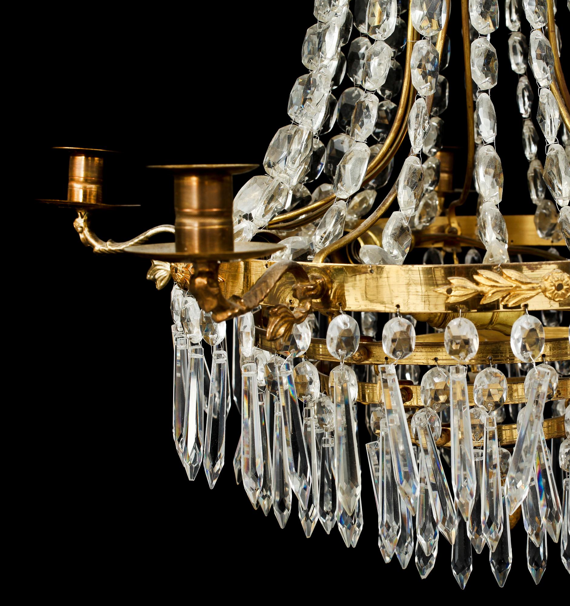 LJUSKRONA, empirestil, 1900-talets första hälft. H 75.