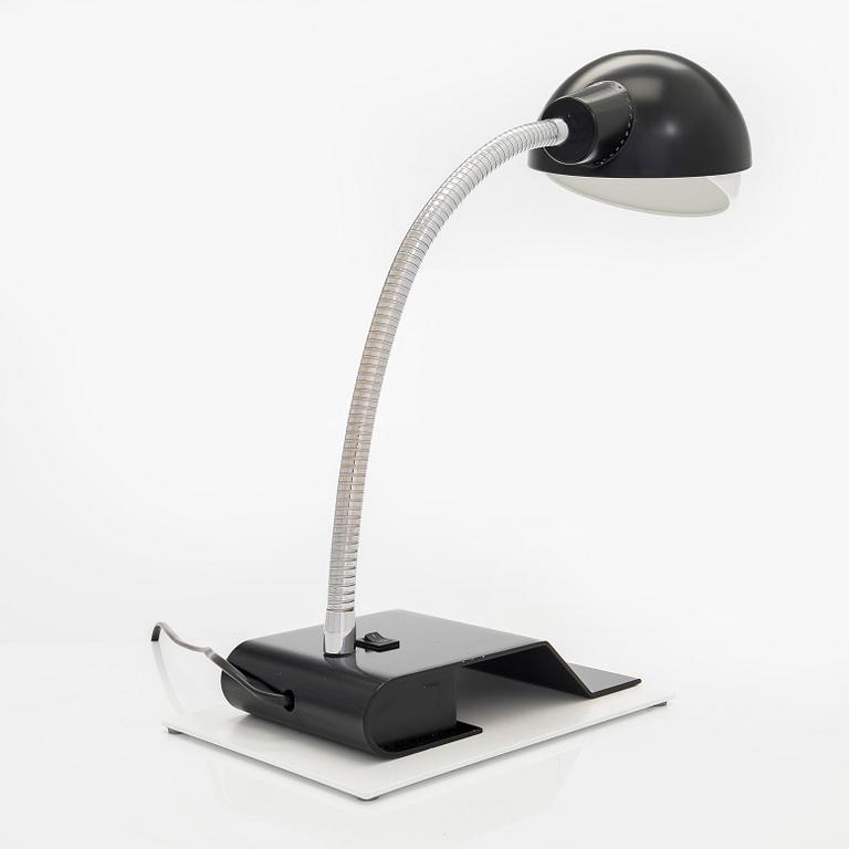 Alvar Aalto, Bordslampa, modell A703, för Artek 1900-talets slut.