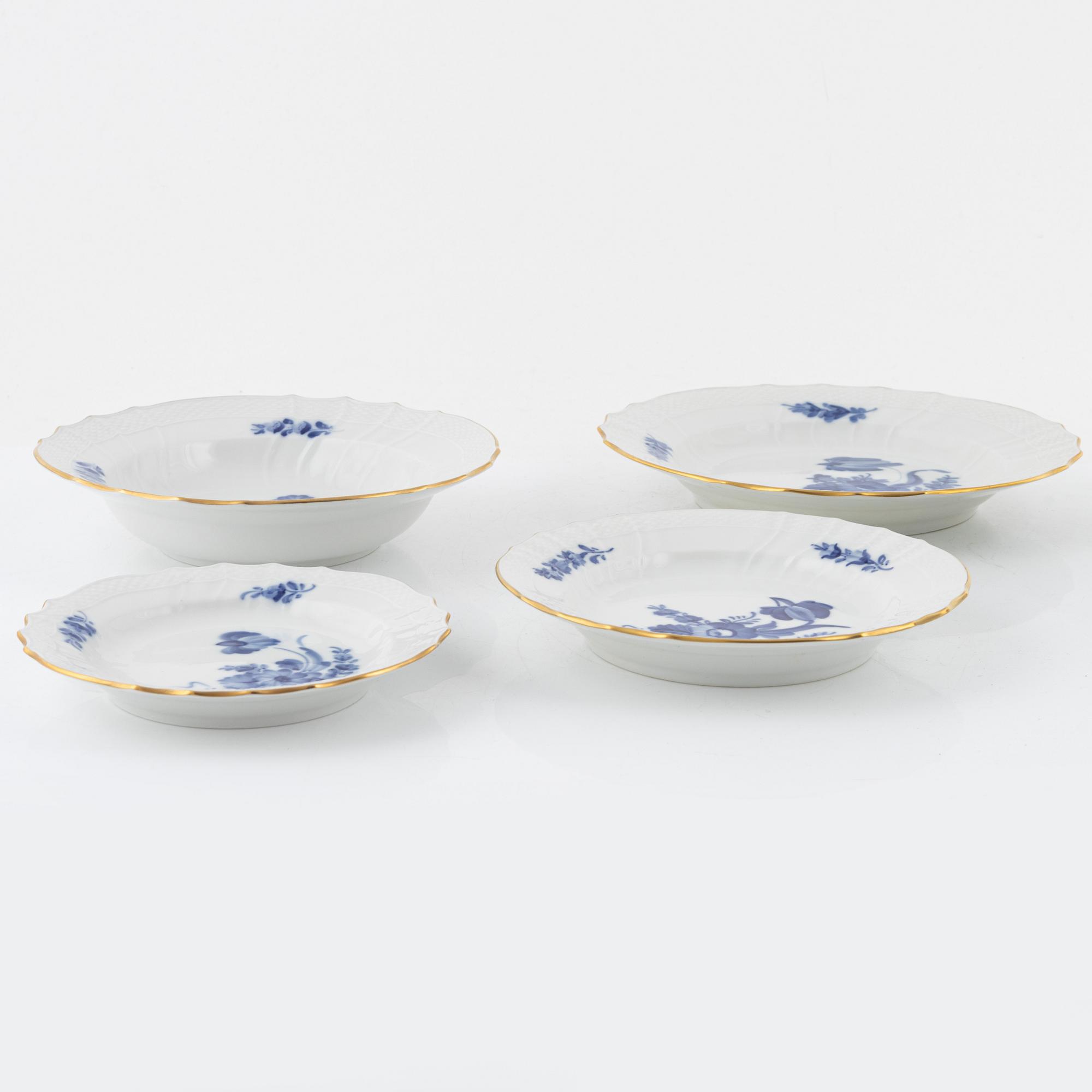 Mat- och kaffeservis, 86 delar, "Blå Blomst", Royal Copenhagen, Danmark.