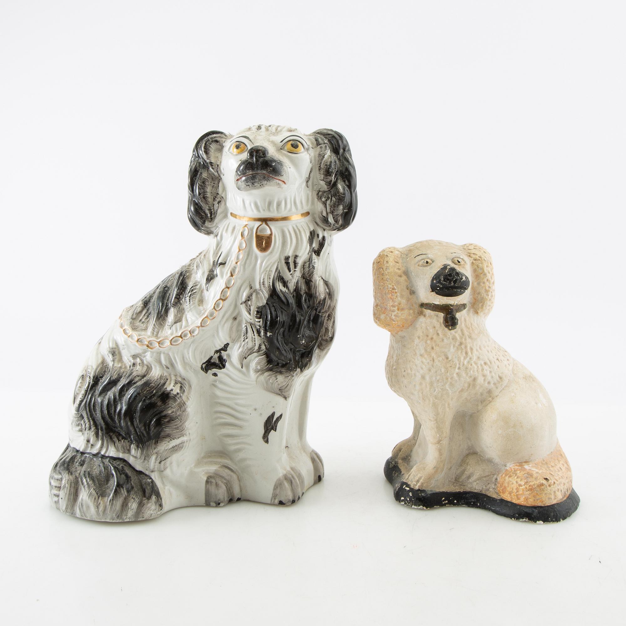 Figurines 4 pcs 20th century porcelain and plaster.