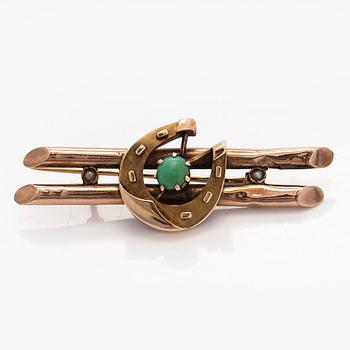 Brosch, cabochonslipad turkos, små pärlor,  14K (56) guld, Ryssland.