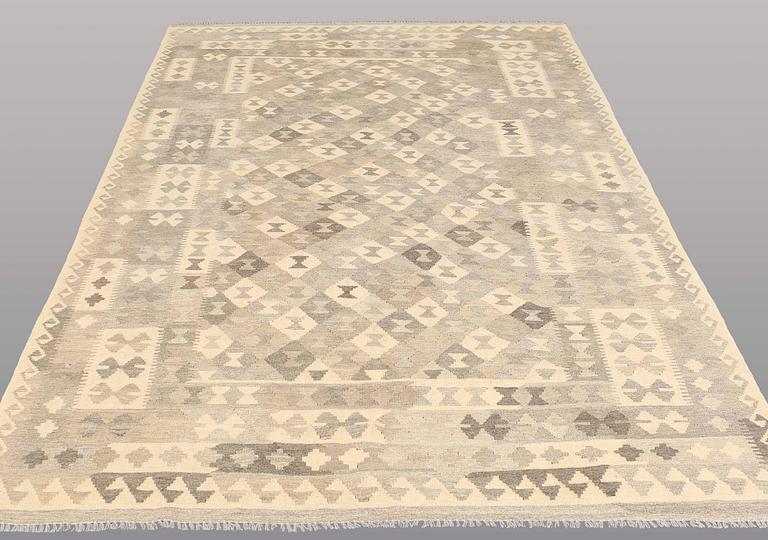 MATTA, Kelim, ca 300 x 188 cm.