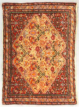 An antique Malayer Poshti carpet ca 67 x 93 cm.