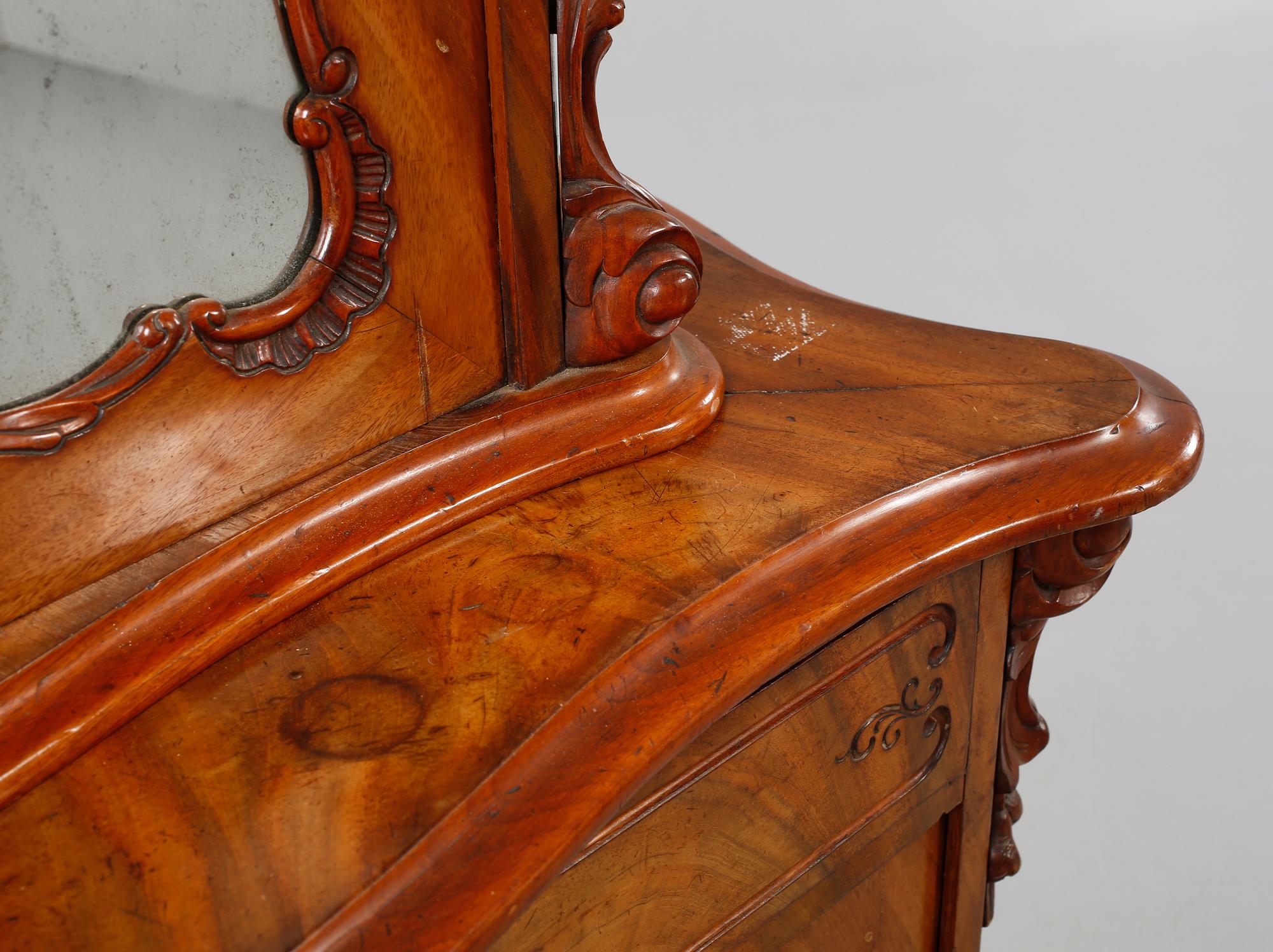 SKÅP, nyrokoko, sent 1800-tal.