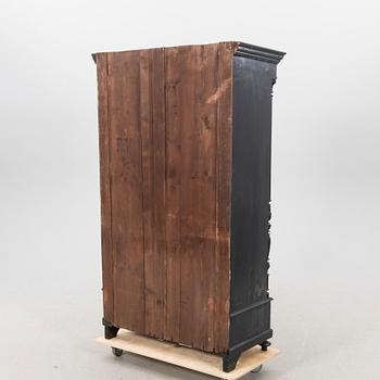 A painted Neo Renaissance display cabinet around 1900.