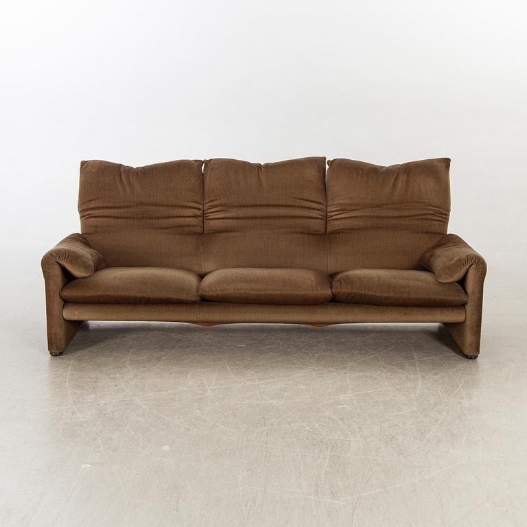 Vico Magistretti, sofa "Maralunga" for Cassina later part of the 20th century.