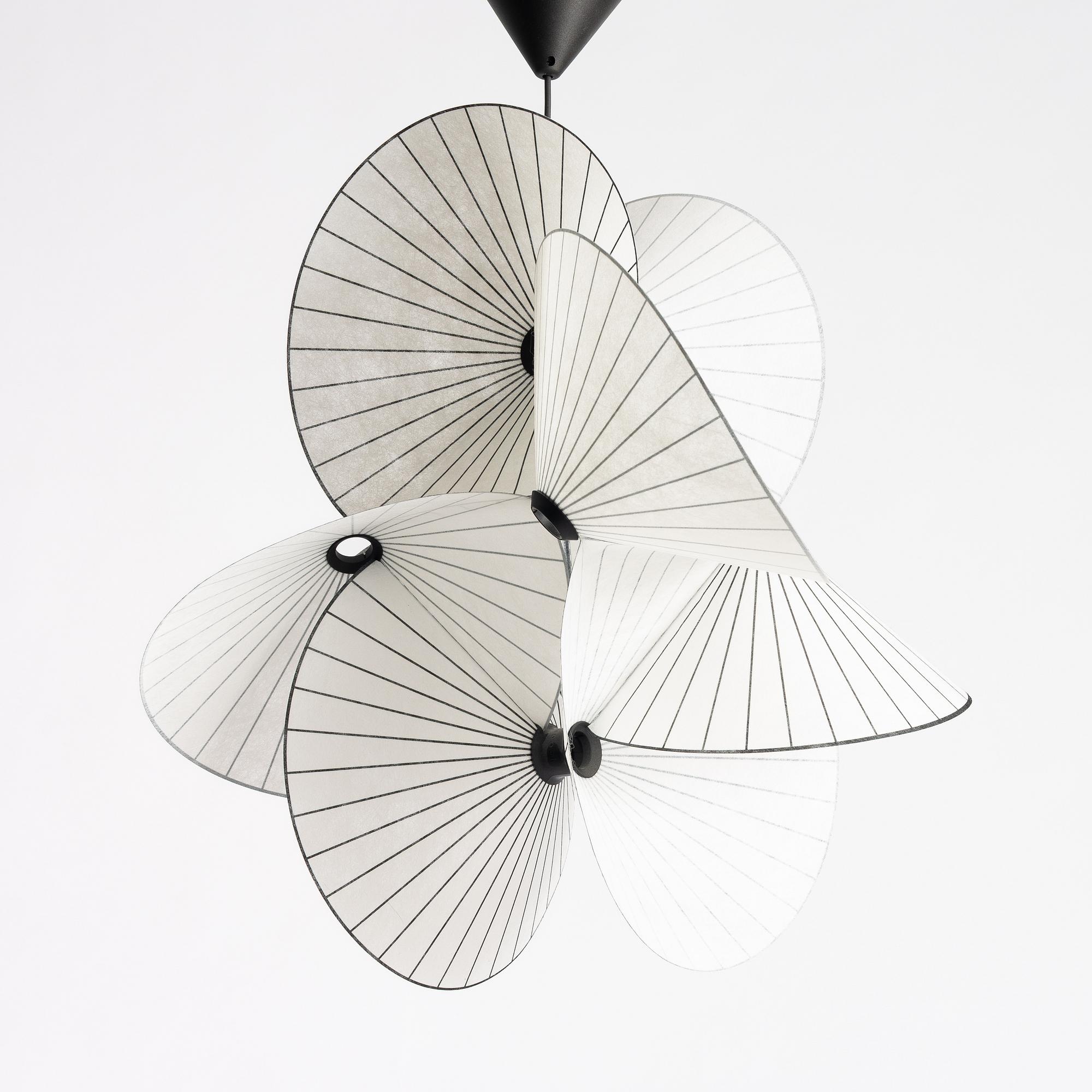 Front, a 'Serpentine light small', Moooi.