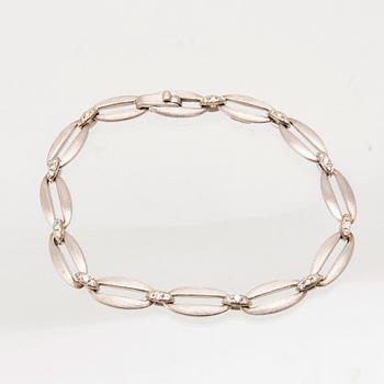 Armband 18K vitguld med runda briljantslipade diamanter.