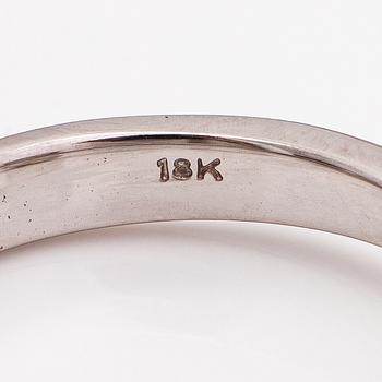 An 18K white gold ring with a ca. 2.03 ct cushion-cut diamond according to GIA certificate.