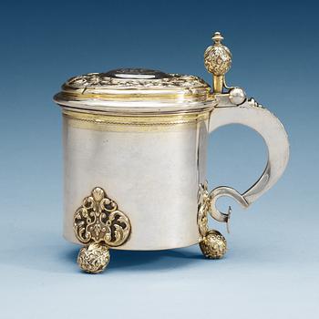 A Swedish 18th century parcel-gilt tankard, makers mark of Niclas Warneck, Karlstad 1757.