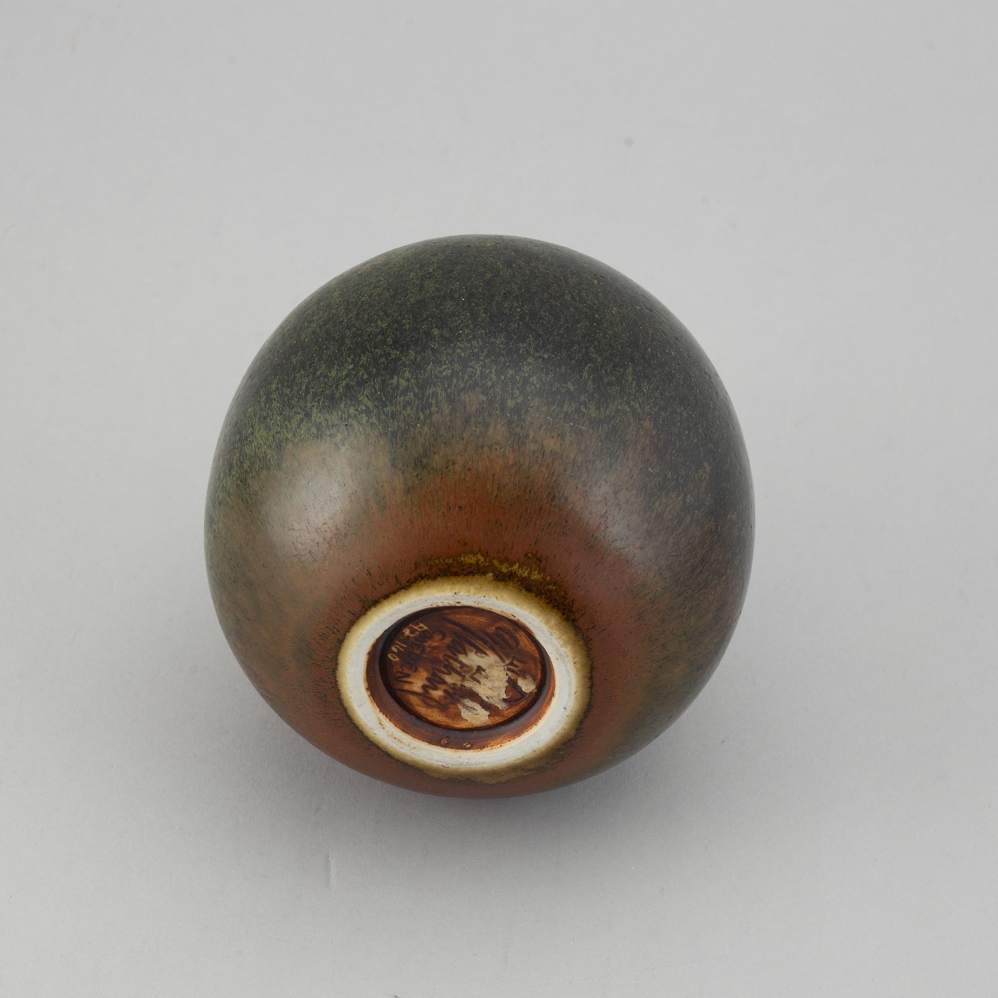 CARL-HARRY STÅLHANE, a stoneware vase, Rörstrand, signed and numbered AJ 160.