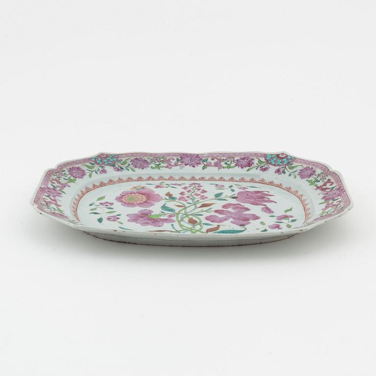 A famille rose serving dish, Qing dynasty, Qianlong (1736-95).