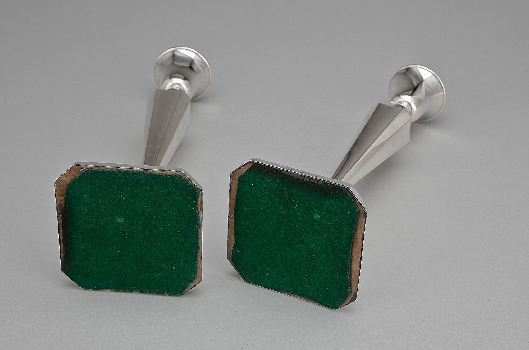 LJUSSTAKAR, ett par, silver, Nederländerna 1927.