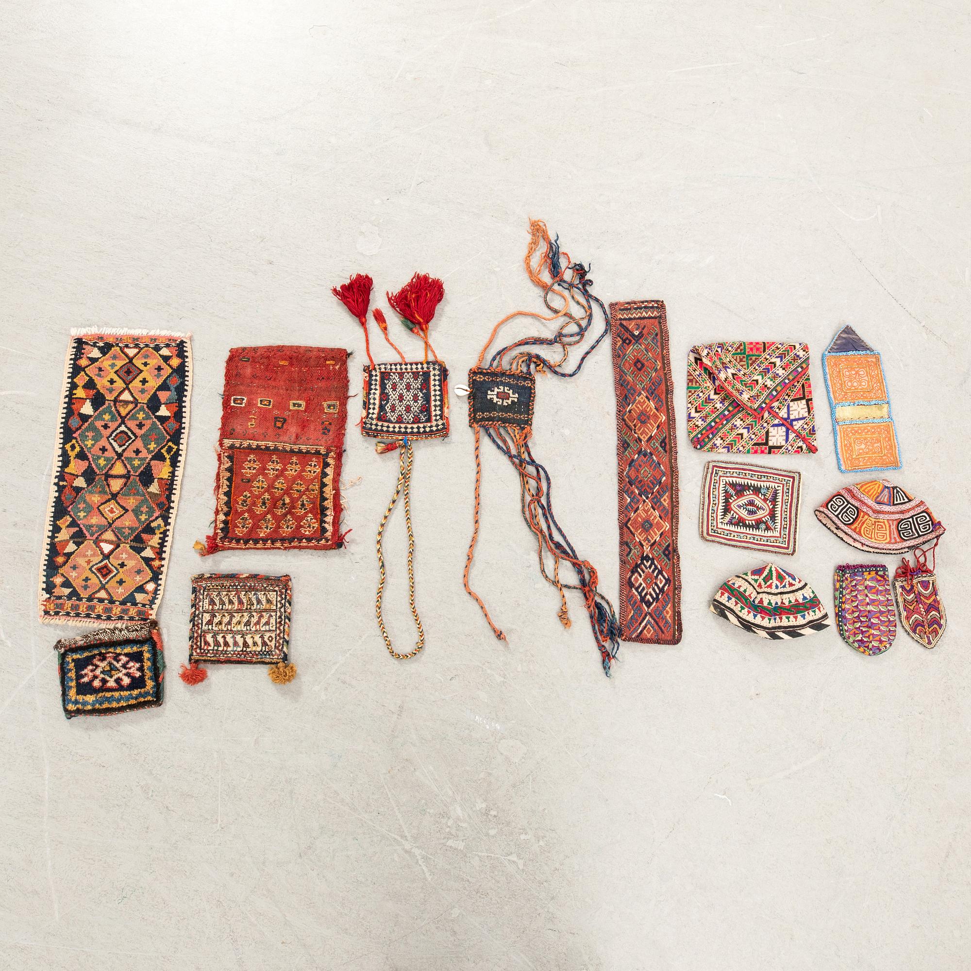 Mössor, väskor mm 14 dlr Kashgai mflr old-antik.