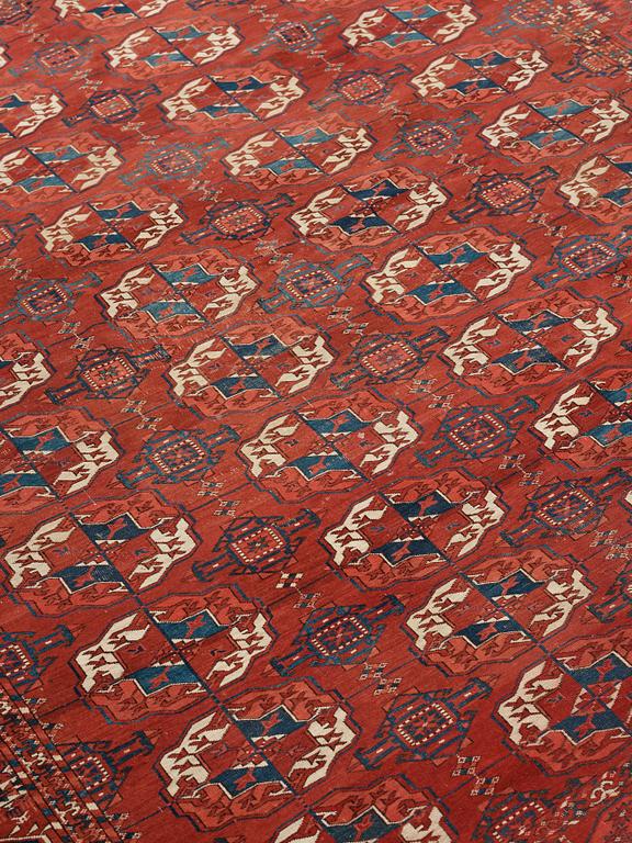 ANTIQUE TEKKE. 272,5 x 219,5 cm.