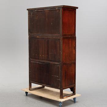 A Korean wooden cabinet, 20th century.