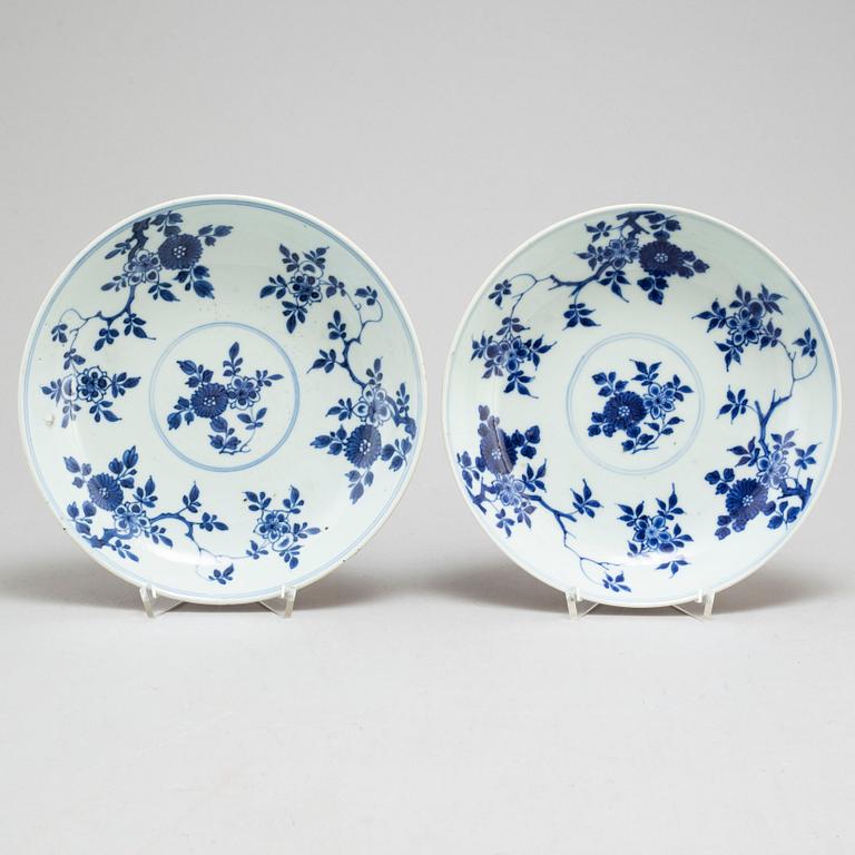 A pair of cappuciner brown and blue and white glazed dishes, Qing dynasty, Qianlong (1736-95).