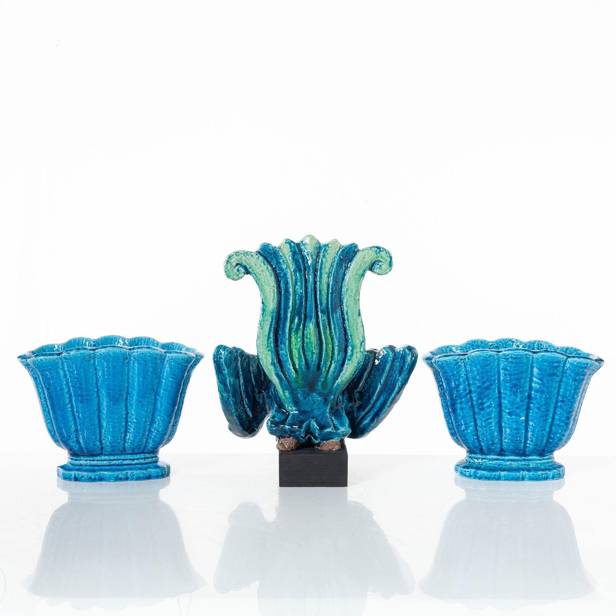 Gunnar Nylund, Paradisfågel samt ett par vaser, Rörstrand.