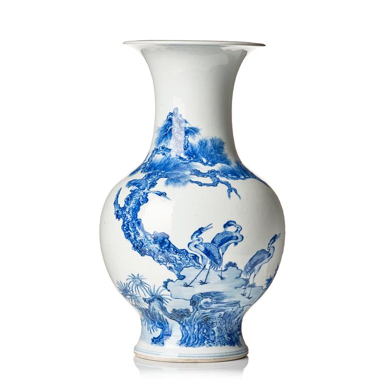Vas, porslin. Sen Qingdynasti, 1800-tal.