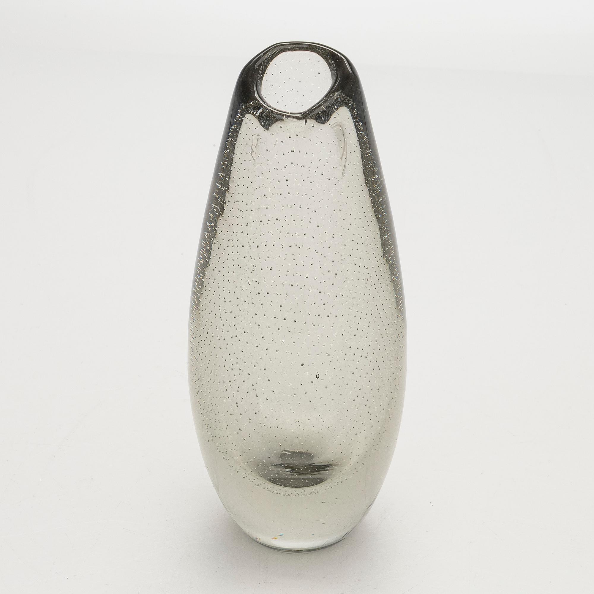 Gunnel Nyman, Glass vase, signed with an acid pen G. Nyman Notsjö 194...