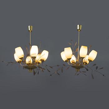 Paavo Tynell, A pair of mid-20th-century '9029/6' chandeliers for Taito, Finland.