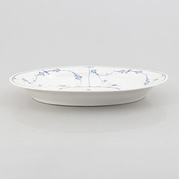 Serveringsfat, porslin, Royal Copenhagen, "Musselmalet", 1820-1850.