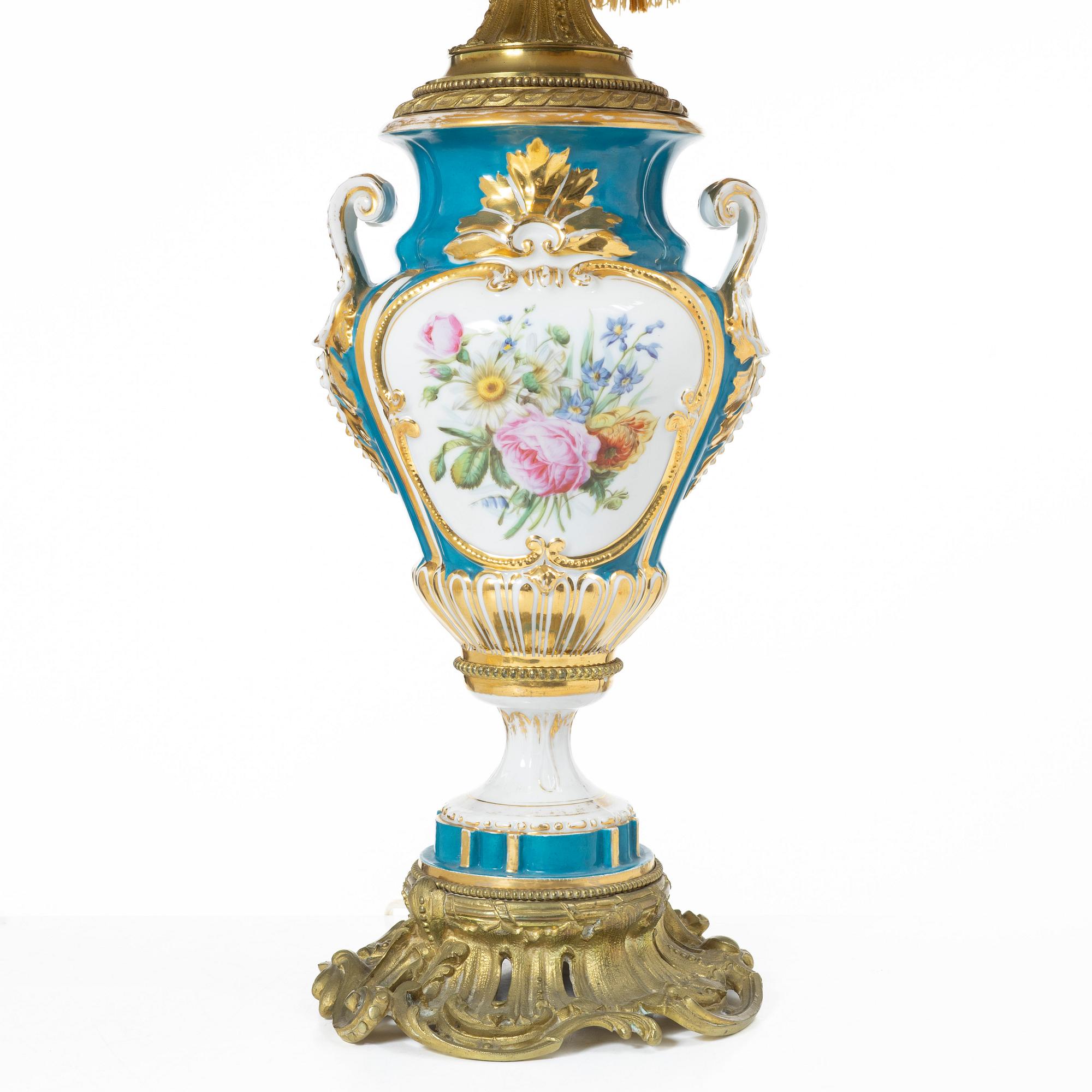Bordslampa, Sèvres-stil, omkring år 1900.