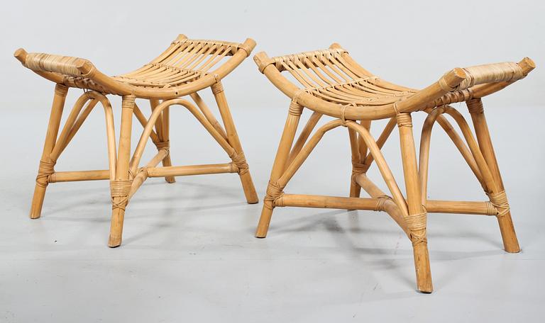 PALLAR, ett par, samt SIDOBORD, 1900-talets andra hälft.