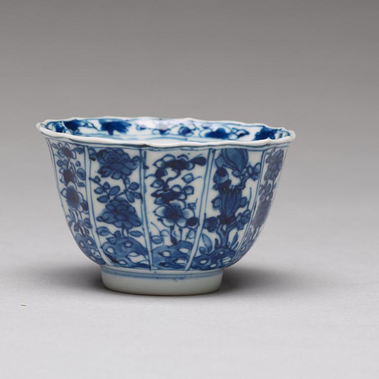 Four blue and white cups with stands, Qing dynasty, Kangxi (1662-1722).