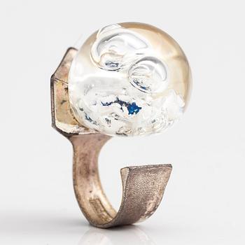 BJÖRN WECKSTRÖM, RING "Förstelnad sjö", sterling silver, akryl. Lapponia 1972.