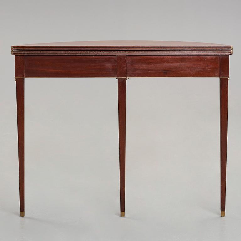 A late Gustavian late 18th century table in the manner of Gottlieb Iwersson.